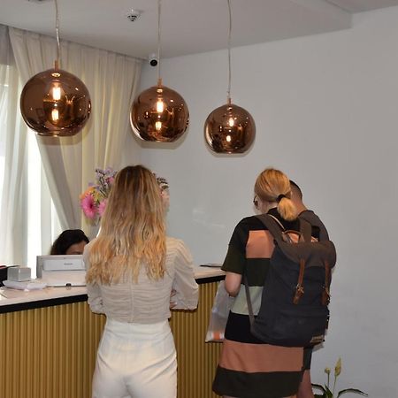 Hotel Ergi'S Durrës Esterno foto