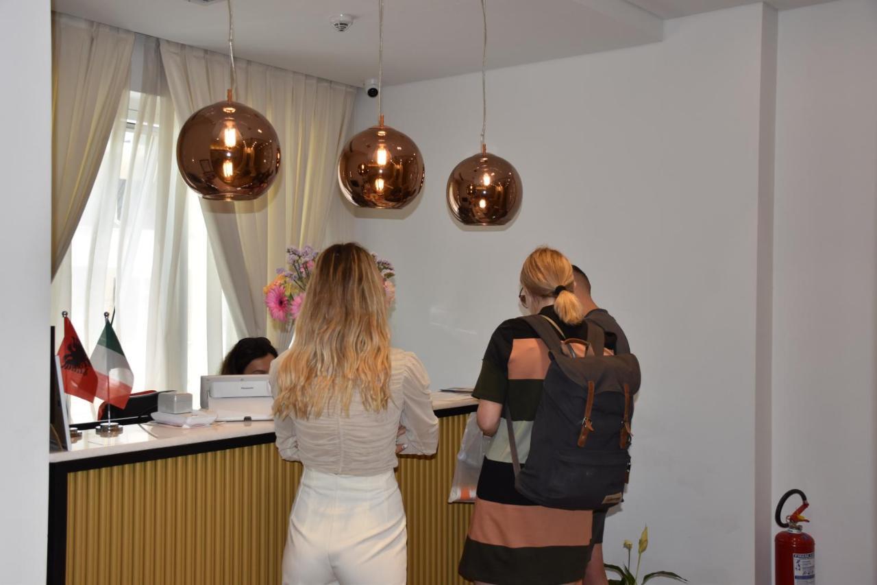 Hotel Ergi'S Durrës Esterno foto