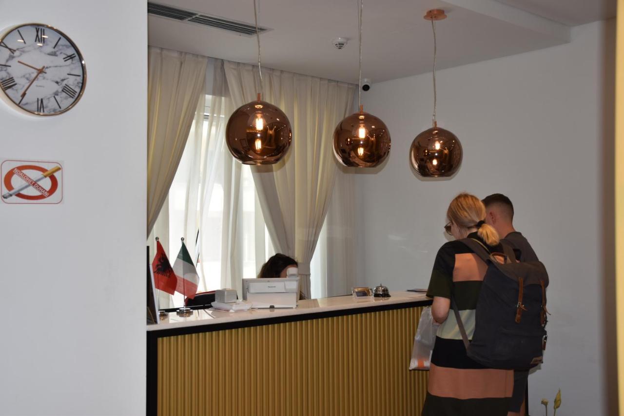 Hotel Ergi'S Durrës Esterno foto