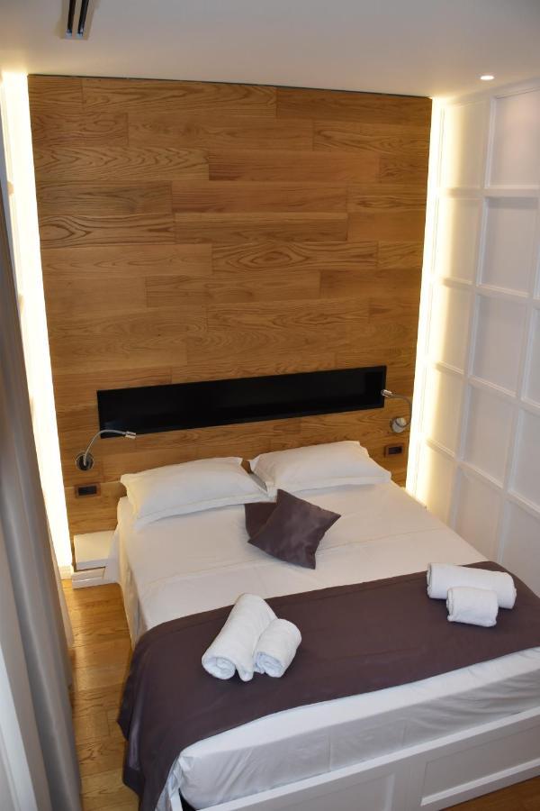 Hotel Ergi'S Durrës Esterno foto