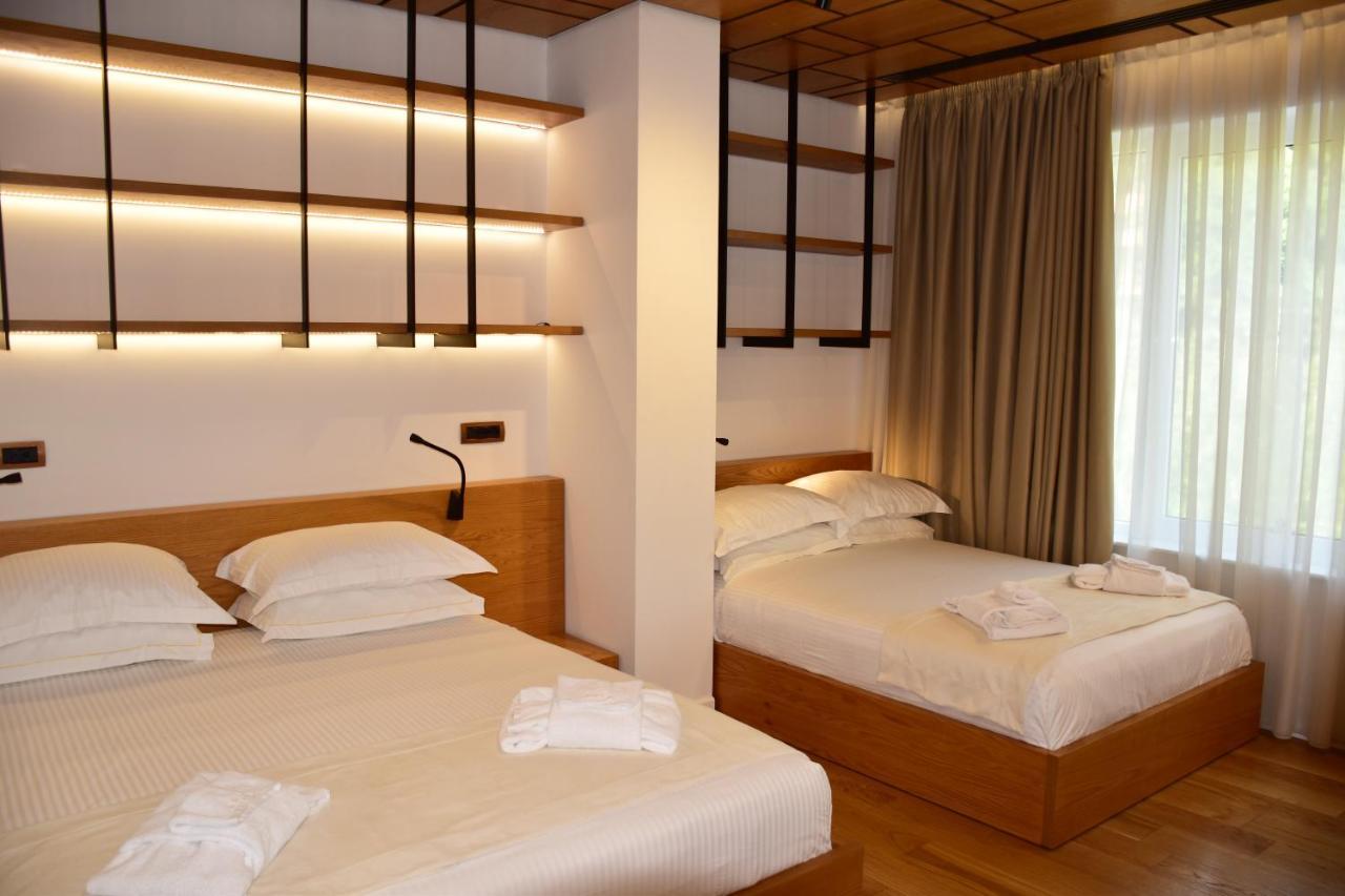 Hotel Ergi'S Durrës Esterno foto