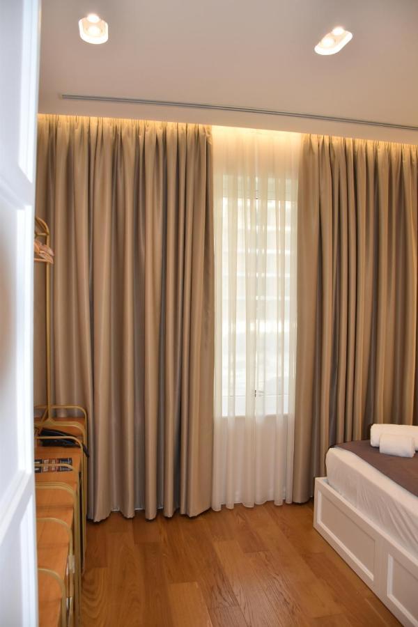 Hotel Ergi'S Durrës Esterno foto
