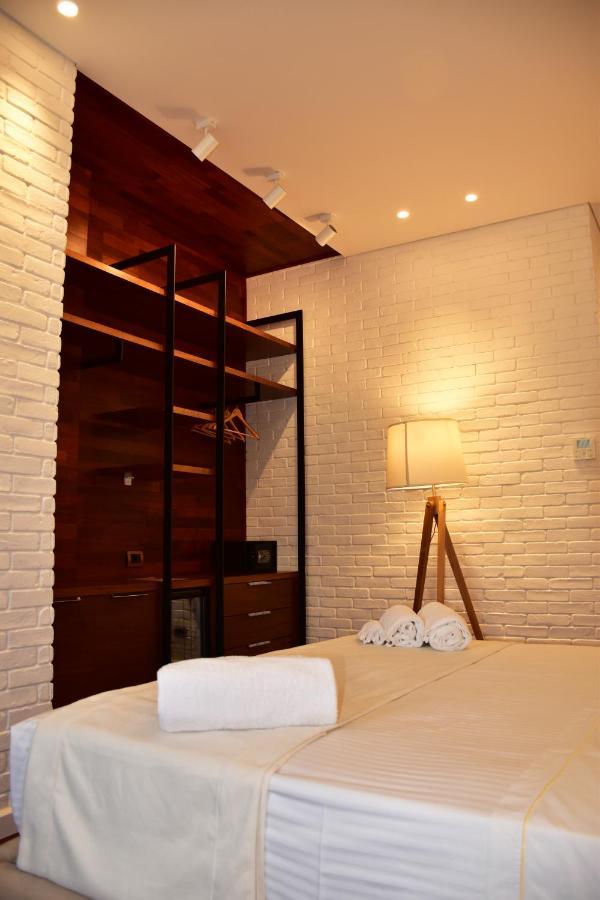 Hotel Ergi'S Durrës Esterno foto
