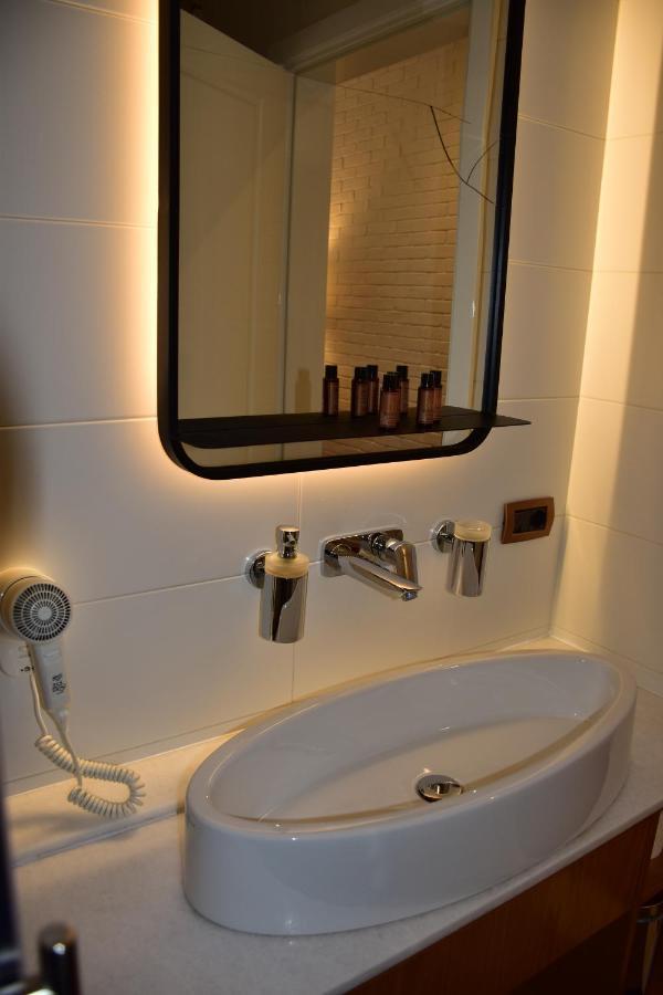 Hotel Ergi'S Durrës Esterno foto